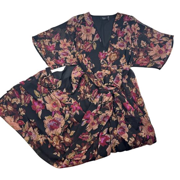 Vici Moody Floral Feminine Sexy Classy Wrap Maxi Dress Women's Size Medium - Picture 3 of 11